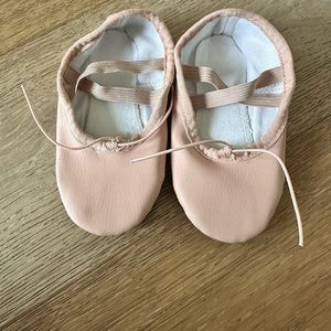 ***NEW*** toddler size 9 ballet shoes